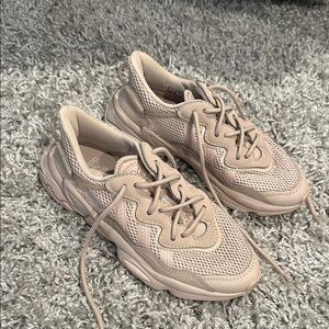 Adidas light pink women’s sneakers